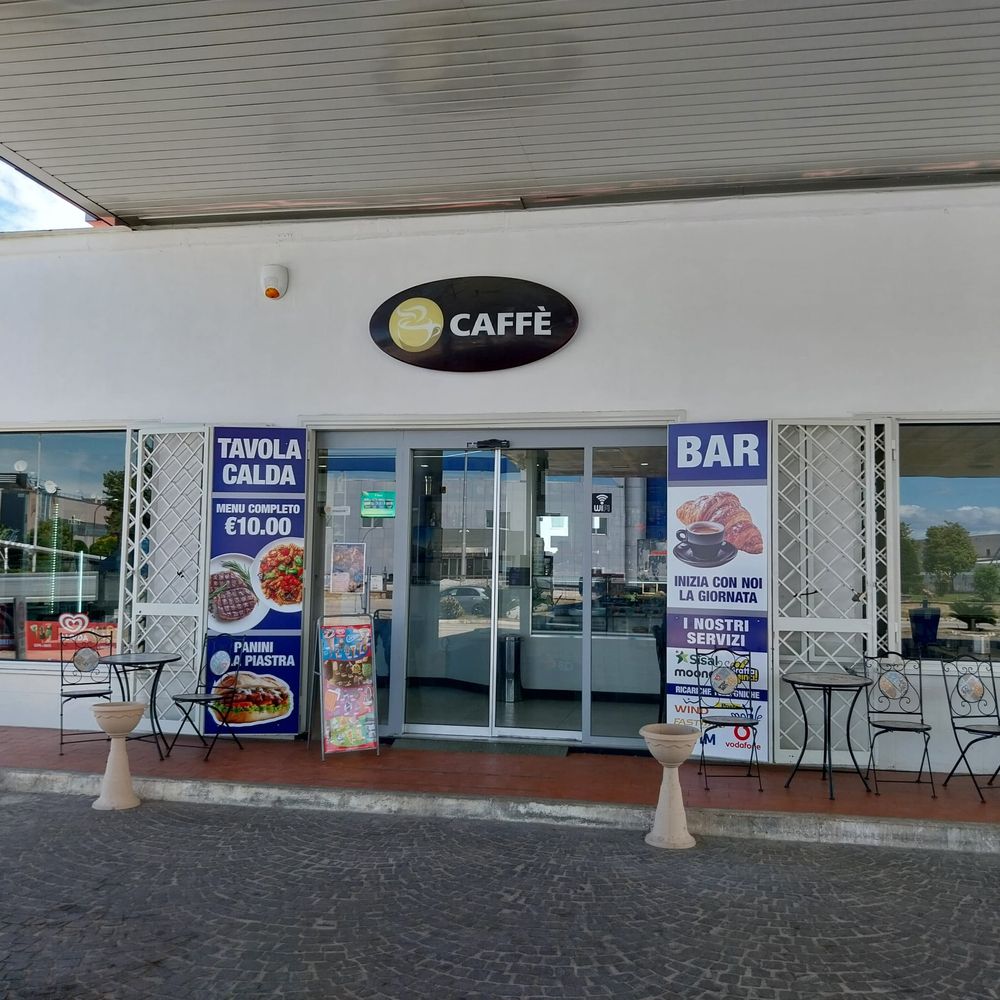 Insegna ovale e banner per un bar